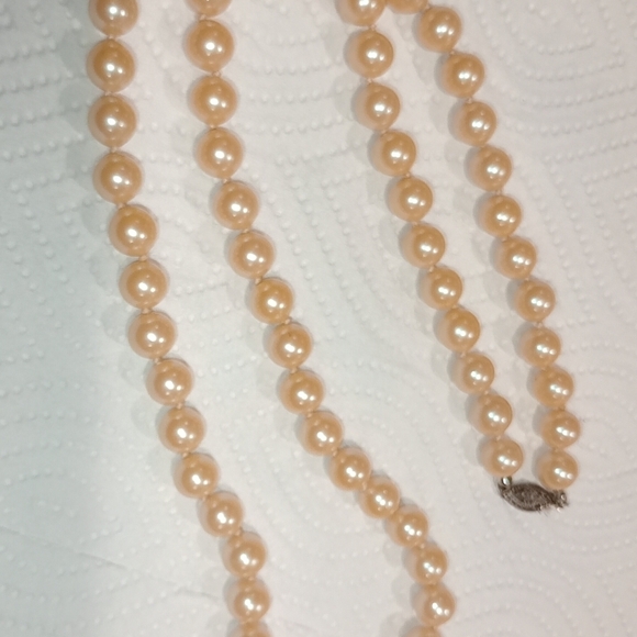 Vintage Handknotted Pearl Necklace With Sterling Clasp - Picture 4 of 15